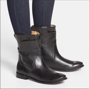 FRYE- Paige Short Riding Black Leather